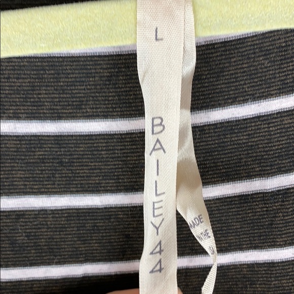 Bailey 44 faux wrap top - Picture 6 of 7